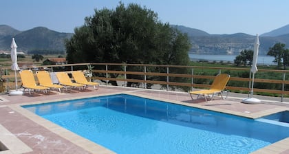 Large 4 bedroom family villa, fabulous Sea views private pool with Jacuzzi seat
