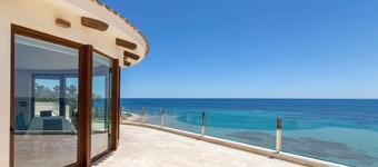 First line Villa Irene with amazing sea -and coast views!