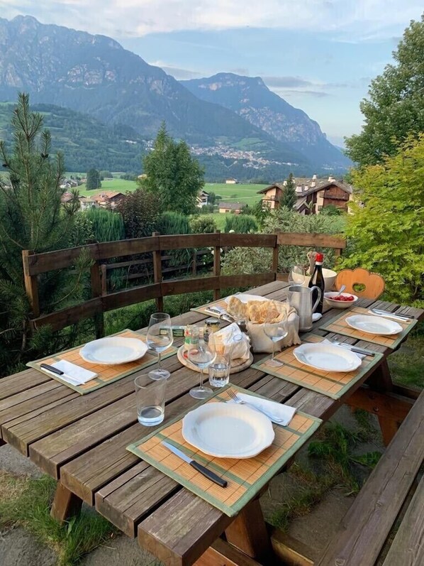 Outdoor dining - Chalet Masi - Dolomites Cavalese Val di Fiemme (Masi di Cavalese)