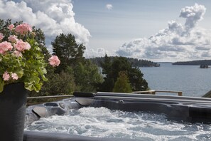 Bain à remous extérieur