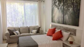 6 bedrooms, in-room safe, iron/ironing board, travel crib