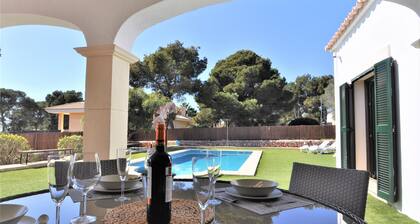 VILLA MONICA in a residential neighborhood of Cala Pi for 6 people with a private pool and garden - Free Wifi