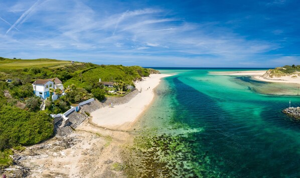På stranden og strandhåndklær