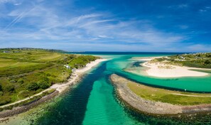 På stranden och strandhanddukar