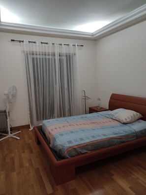 3 bedrooms, iron/ironing board, travel cot, free WiFi