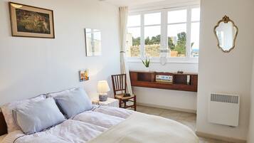 2 bedrooms, iron/ironing board, travel crib, free WiFi