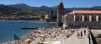 Light and spacious fishermans cottage two minutes from the beach.
