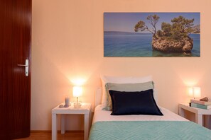 2 bedrooms, iron/ironing board, WiFi, bed sheets - EXPERIENCE of VACATION Holiday Home Presencia (Gustirna)