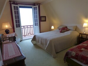 10 bedrooms, iron/ironing board, WiFi