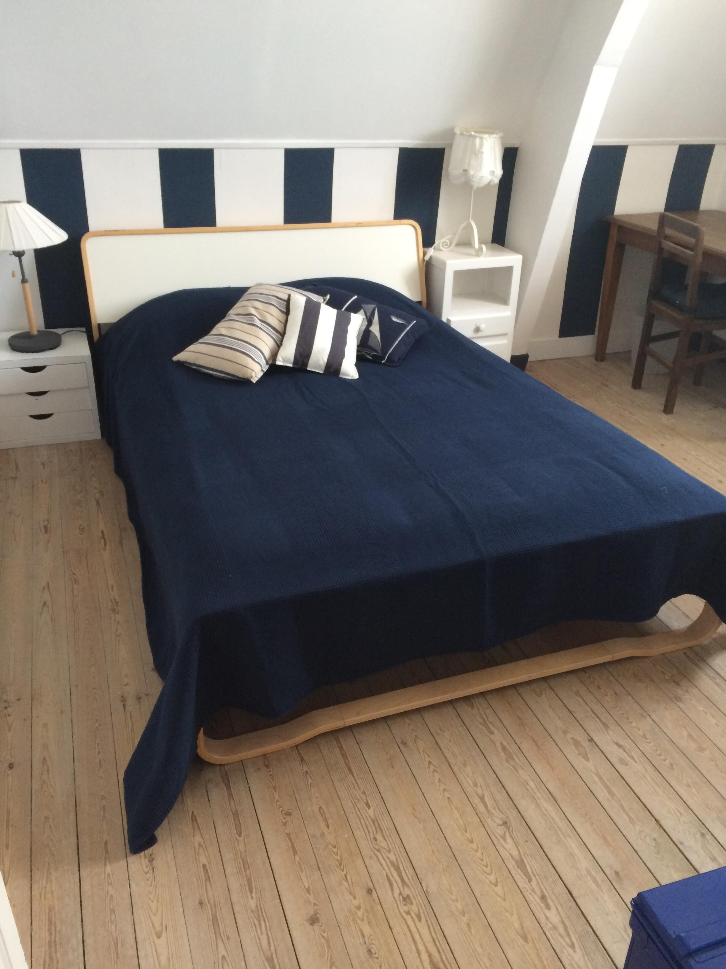 10 slaapkamers, een strijkplank/strijkijzer, wifi