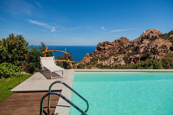 Pool - Villa Corallo: with fantastic private pool and breathtaking view. (Costa Paradiso)