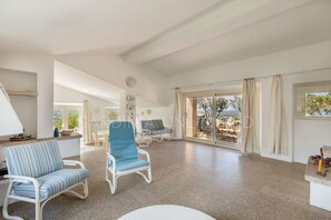 TV - Villa Corallo: with fantastic private pool and breathtaking view. (Costa Paradiso)