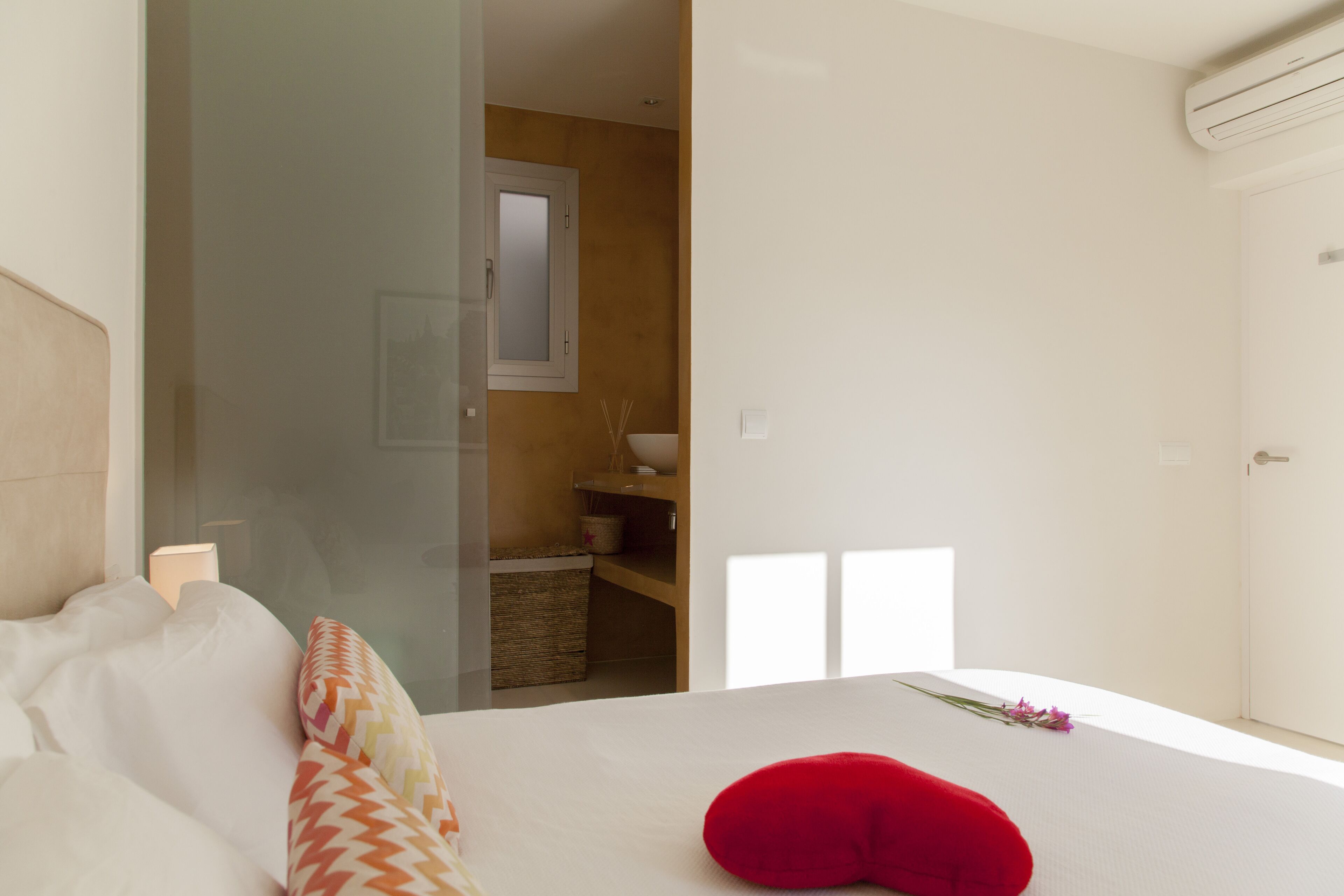 2 sovrum, värdeförvaringsskåp på rummet och strykjärn/strykbräda