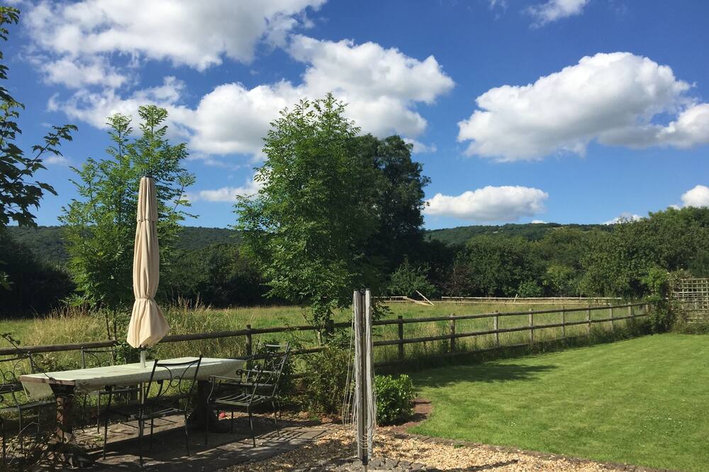 Spacious, comfortable cottage for families exploring Somerset