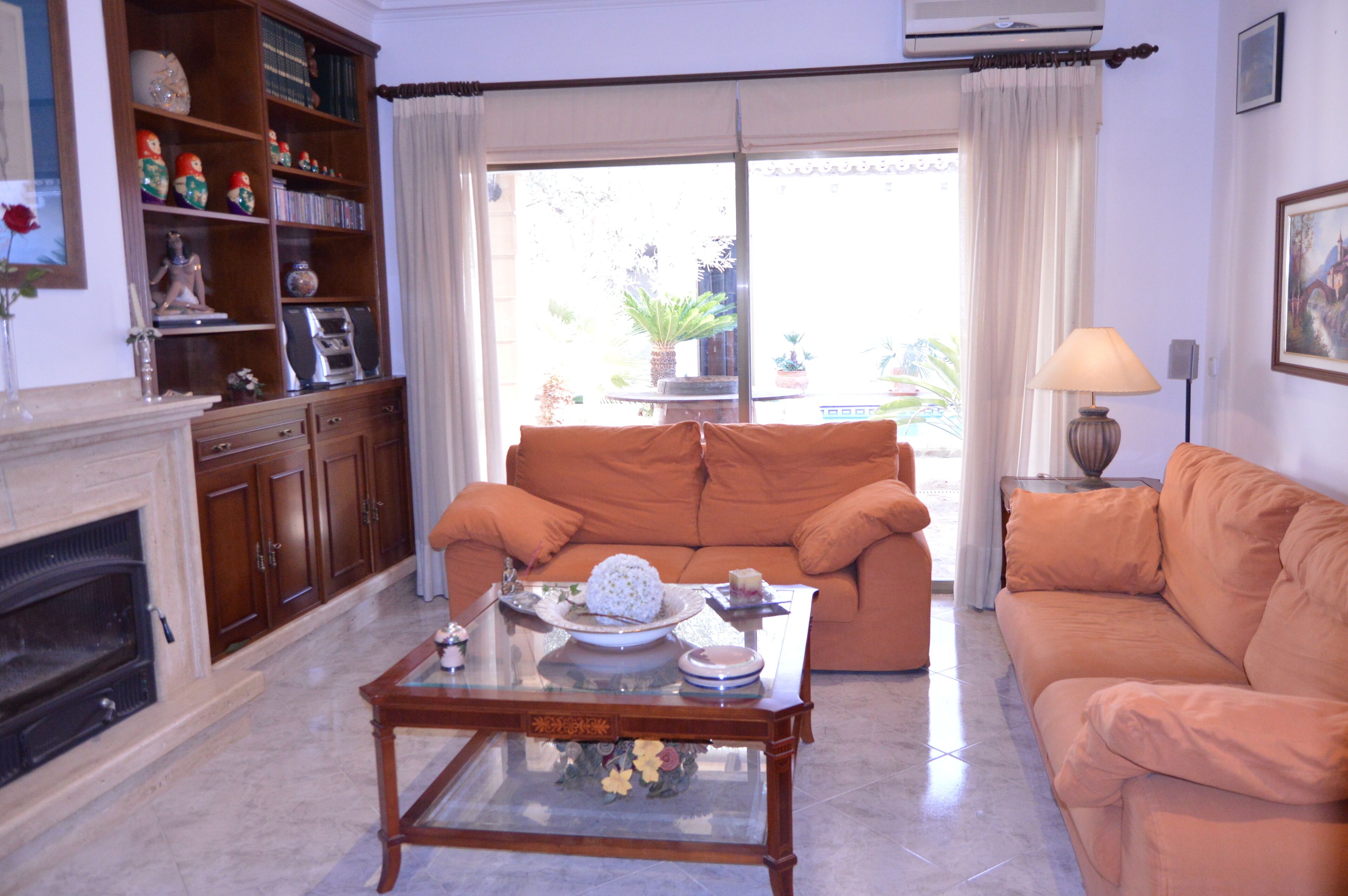 智能电视、壁炉、立体声音响