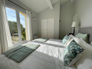 5 slaapkamers, een kluis op de kamer, een strijkplank/strijkijzer