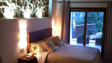 1 sovrum, värdeförvaringsskåp på rummet och strykjärn/strykbräda