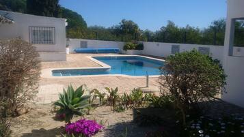 Ulkouima-allas, lÀmmitetty uima-allas