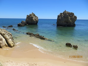 Beach nearby, beach towels - Stunning Farmhouse With Private Gated Pool & Outstanding Sea and Beach Views     (Sesmarias, Albufeira 8200)