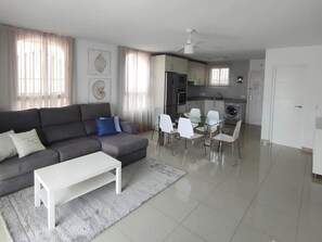 TV - FABULOUS DUPLEX C9 WITH PRIVATE POOL (Callao Salvaje)
