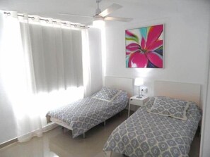 2 bedrooms, in-room safe, iron/ironing board, WiFi - FABULOUS DUPLEX C9 WITH PRIVATE POOL (Callao Salvaje)
