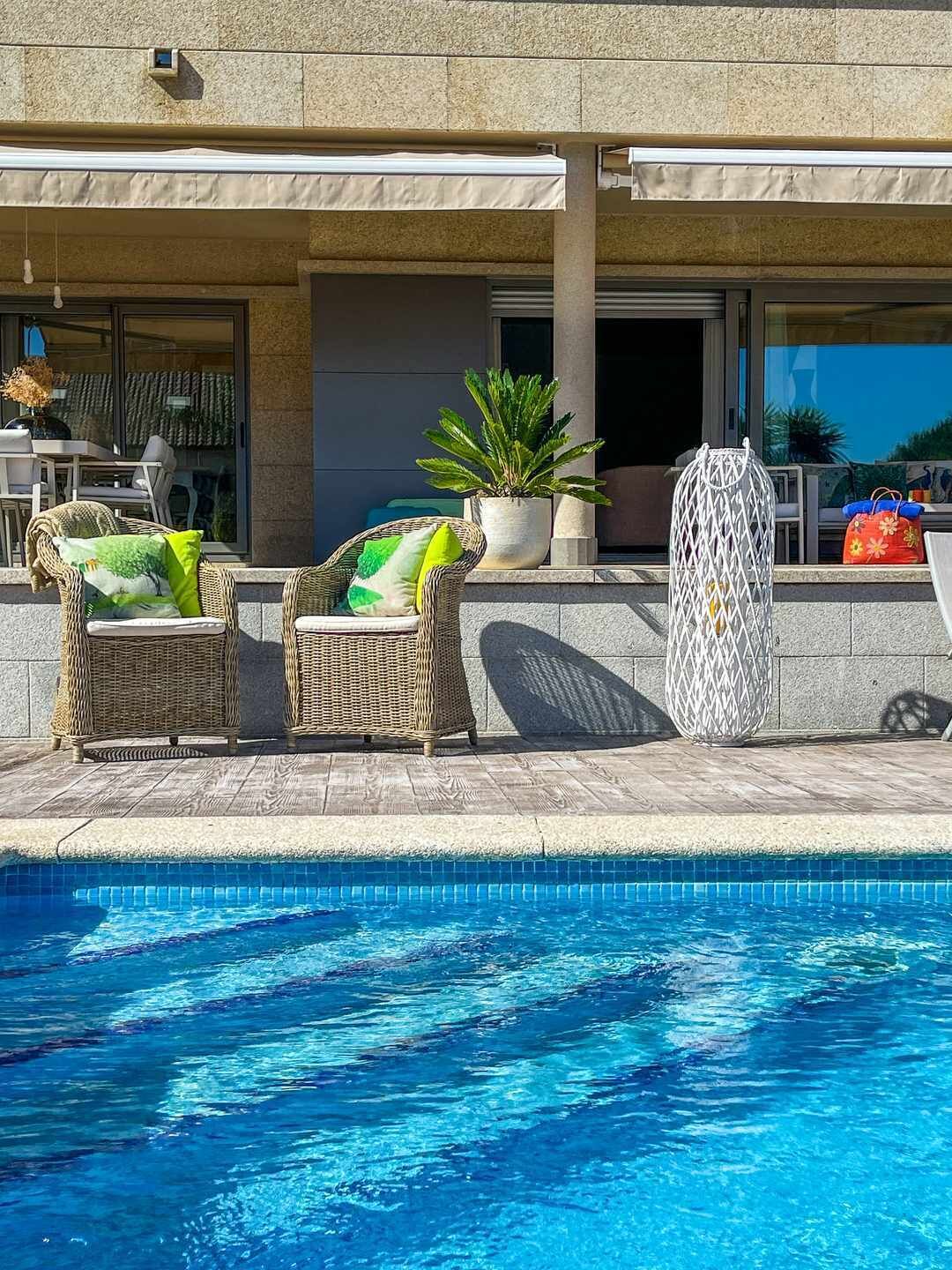 Spacious, luxurious and comfortable Villa. Located on the beach of Montalvo.