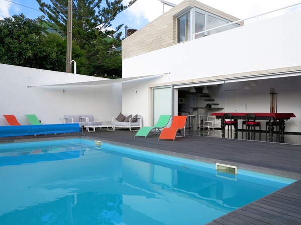 Et oppvarmet basseng