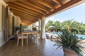 Outdoor dining - ETV/3596-Caricuao Fantastic tropical farm 8 km. from Palma, an oasis! (Palma de Mallorca)