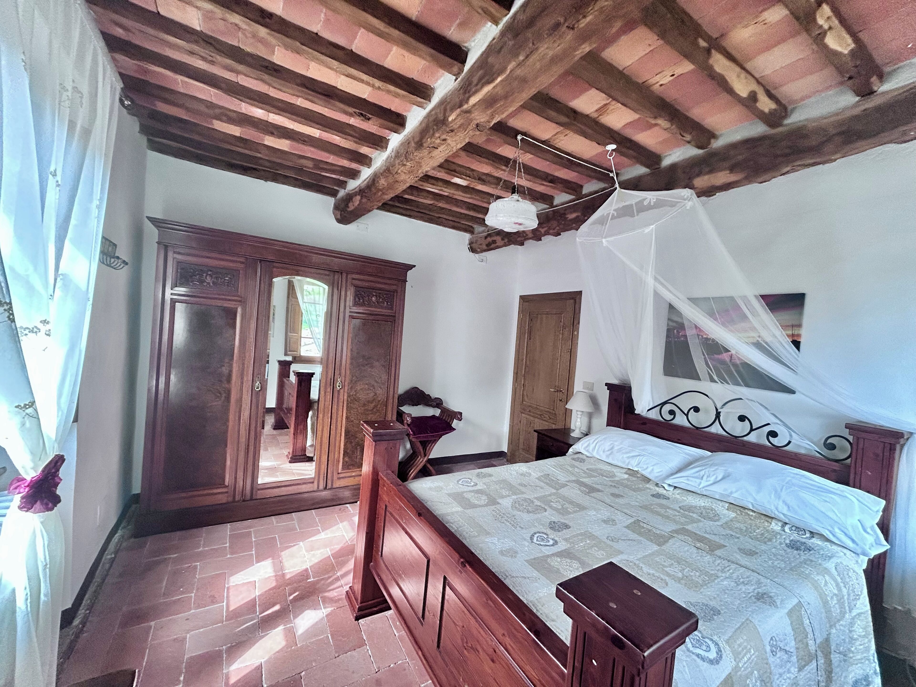 4 Schlafzimmer, Schreibtisch, Bügeleisen/Bügelbrett, Reisekinderbett