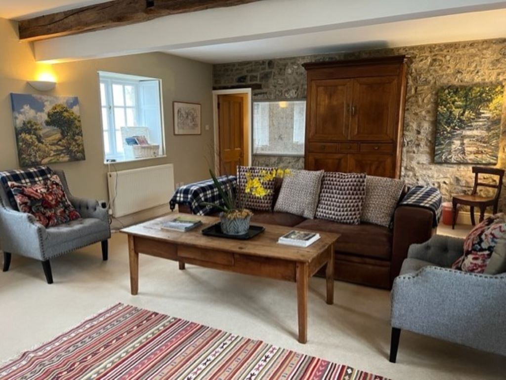Luxury Peak District Cottage in 5 acres, Private Pool, 2 miles from Ashbourne