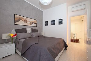 2 chambres, fer et planche à repasser, Wi-Fi, draps fournis