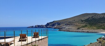 VILLA AUREA on the first line of sea. Aircon available - Free Wifi