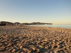 Beach nearby - Beautiful house in a holiday village 2 km. From Porto Pino (Is Potettus)