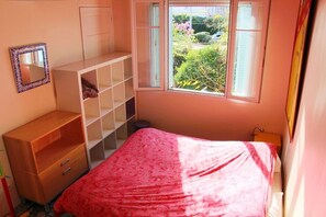 3 chambres, bureau, fer et planche à repasser, Wi-Fi gratuit