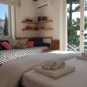 4 slaapkamers, een strijkplank/strijkijzer, gratis wifi, beddengoed