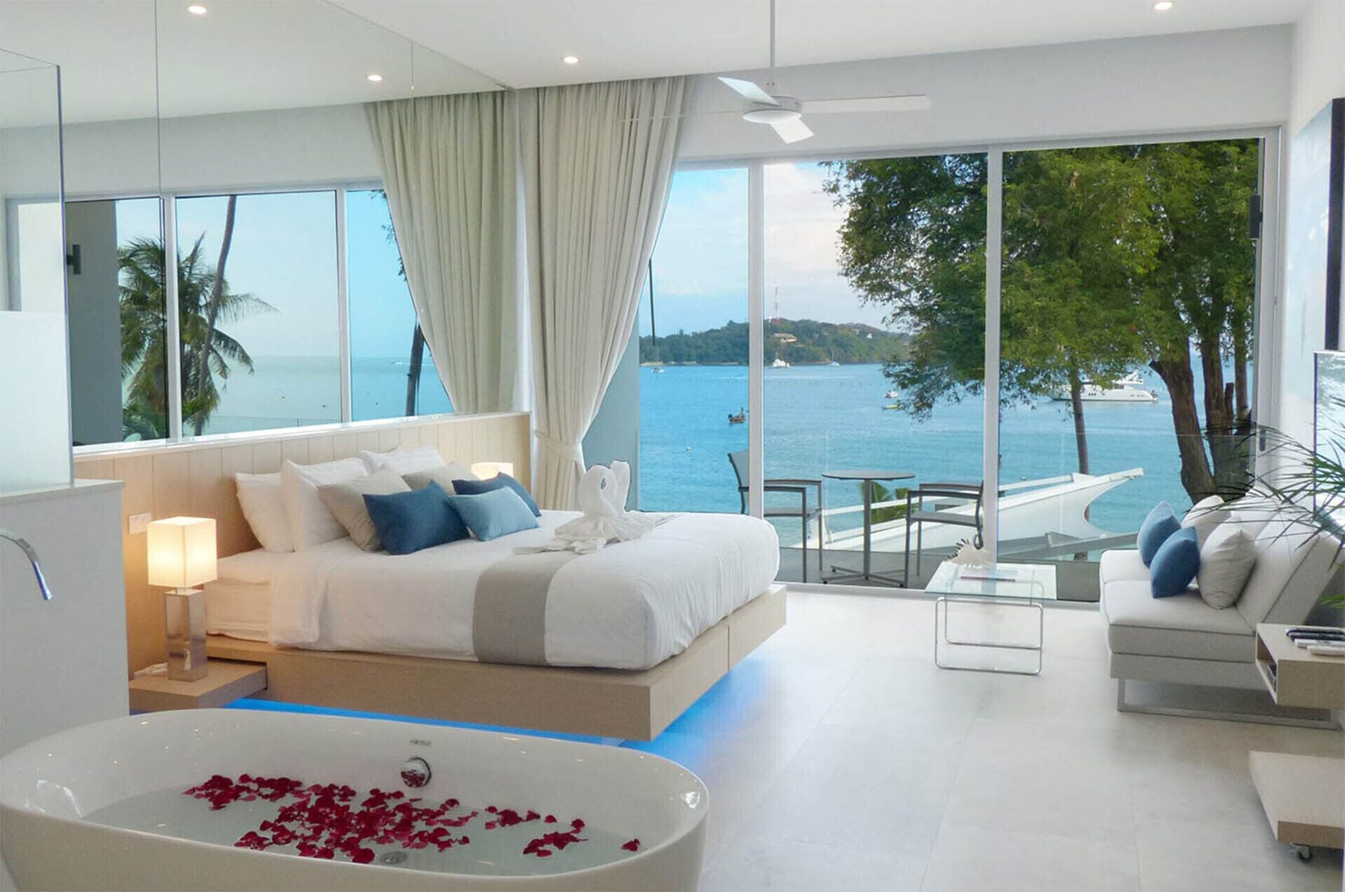 10 bedrooms, Egyptian cotton sheets, memory-foam beds, in-room safe