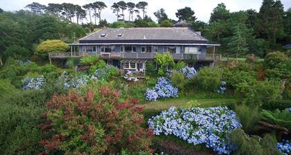 Tremerlin. Retraite unique et magnifiquement située de 8 acres Waterside Artists '