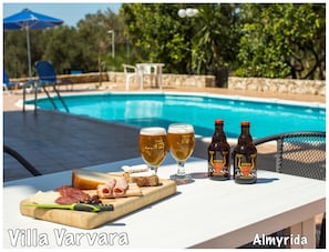 Outdoor pool, sun loungers