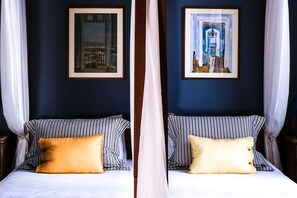 5 bedrooms, desk, iron/ironing board, travel cot