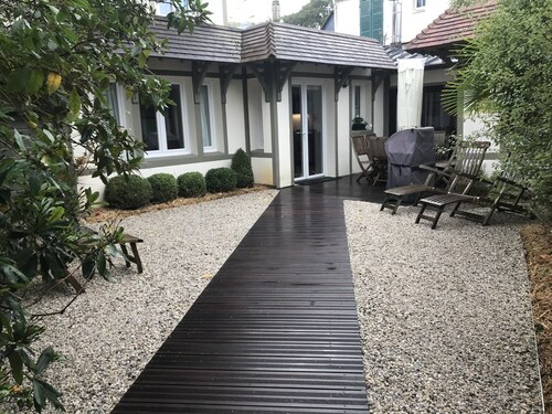 SUPERB CHARMING HOUSE IN THE CENTER OF DEAUVILLE, WITH GARDEN 