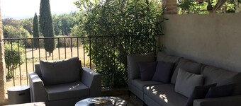 Character Mas - Authenticity, Charm & Comfort - up to 12 people