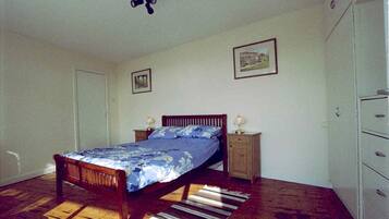 1 bedroom, iron/ironing board, free WiFi, bed sheets