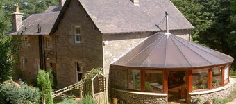 Large country house with outdoor hot tub and BBQ house and lovely gardens.