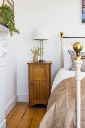 4 quartos, ferros/tábuas de passar roupa, Wi-Fi, roupa de cama
