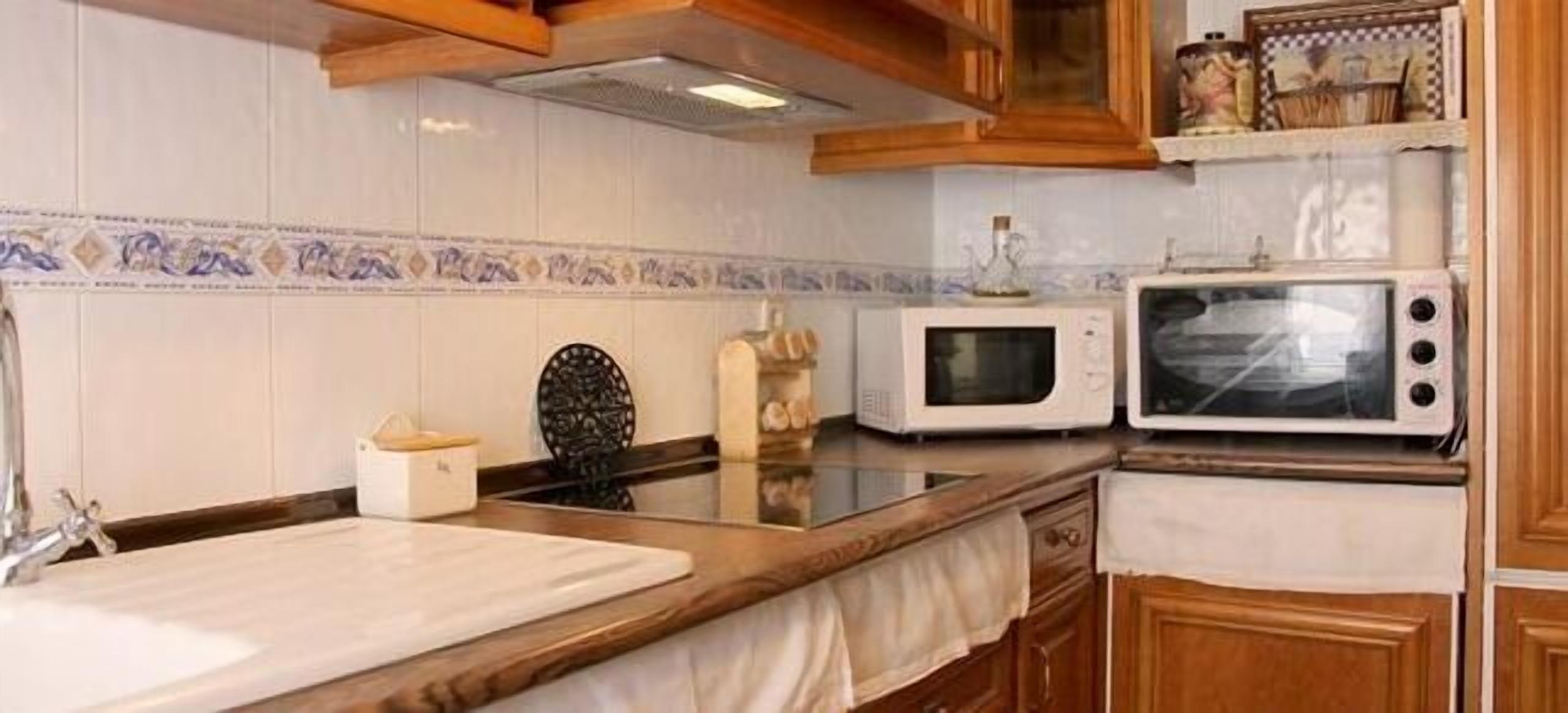 House of the Soria River for 7/8 people. Rustic House of the River in Soria Capital.