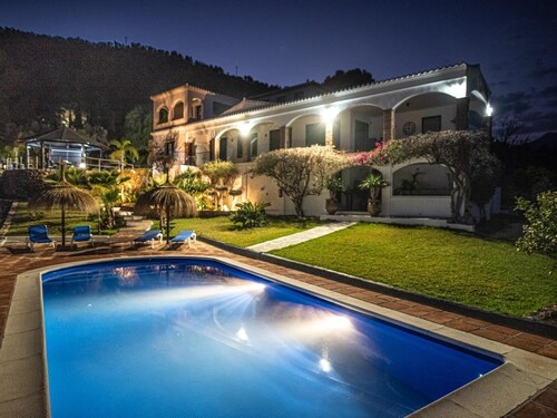 Luxury Villa with private pool La Herradura