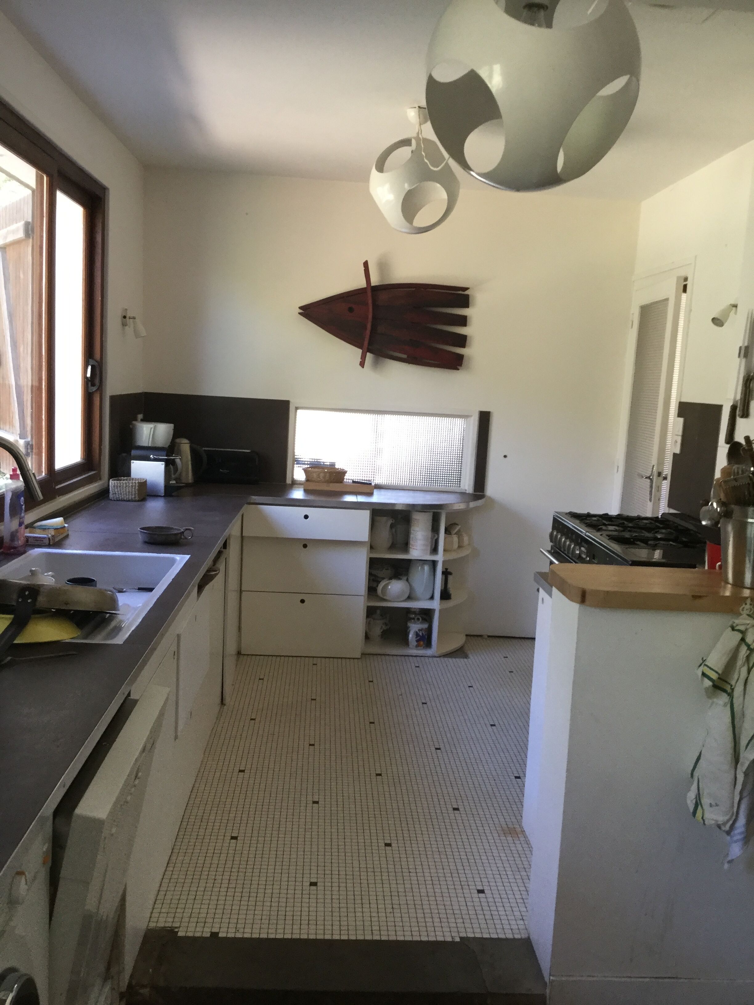 Big house, 200 m far from the sea