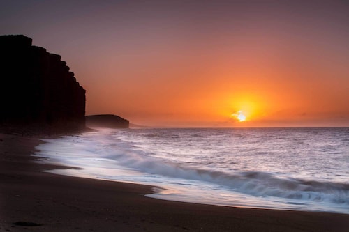 A Perfect Getaway Holiday Home, Impeccably Stylish, Rustic Luxury