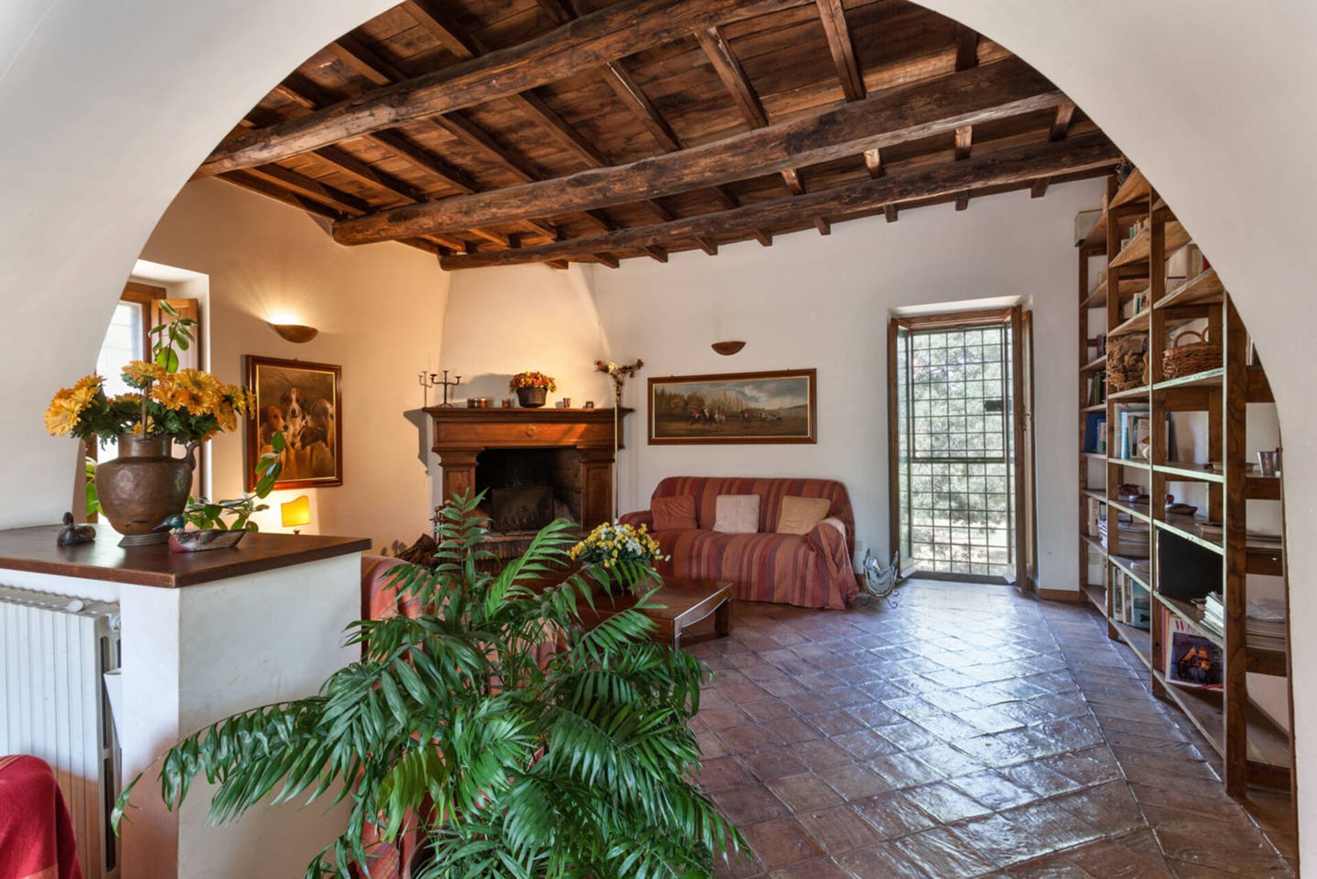 Gorgeous villa with private pool near Rome surrounded by 30 ha property.