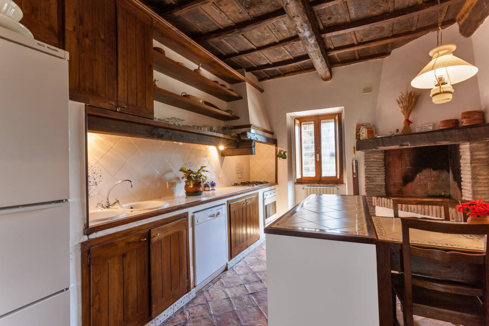 Gorgeous villa with private pool near Rome surrounded by 30 ha property.